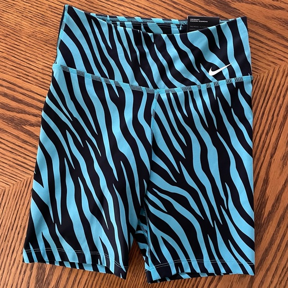 🎉HP🎉Nike One Tight Fit Shorts - Blue & Black - Picture 1 of 8